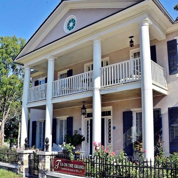 The Carriage House Flat - Downtown Paris Canada Екстер'єр фото