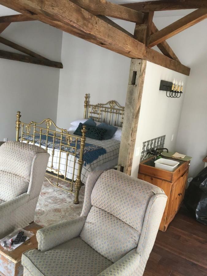 The Carriage House Flat - Downtown Paris Canada Екстер'єр фото