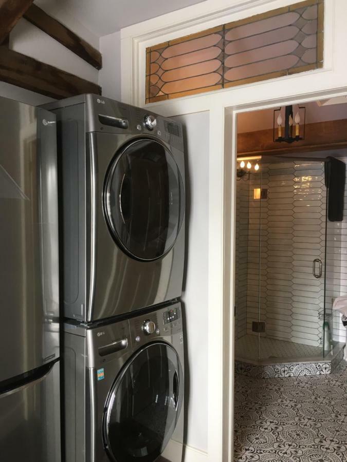 The Carriage House Flat - Downtown Paris Canada Екстер'єр фото
